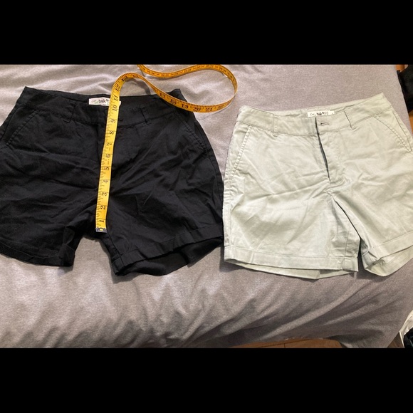 2 pairs of shorts size 3 Twik - Picture 3 of 5